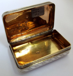 SUPERB CLEAN DECORATIVE ANTIQUE GEORGIAN 1813 STERLING SILVER & GILT SNUFF BOX