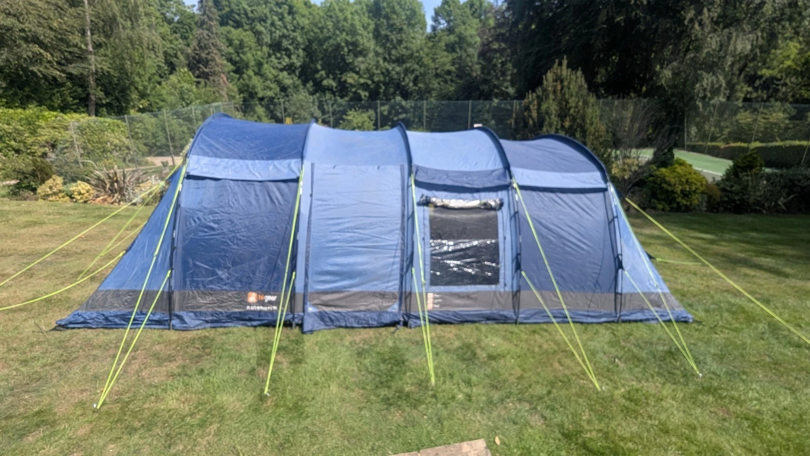 Hi-Gear Kalahari 10 man tent, two separate sleep areas, porch
