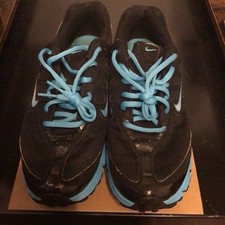 Nike WMNS 8.5 Zoom Vomero 6 nere con accenti blu 429436-042