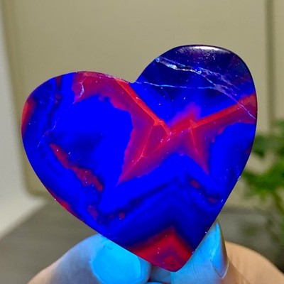 86G Natural colored fluorite quartz crystal block spiritual glow under UV light