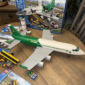 LEGO City 60022 Cargo Terminal 100% COMPLETE w/Box Manuals 5 Minifigures RETIRED