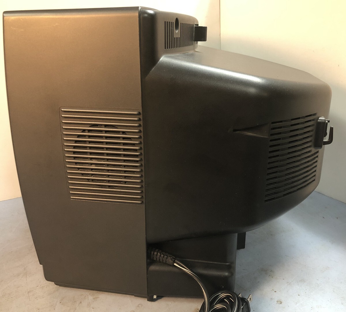 Vintage Sanyo DS13430 13 Vintage Sanyo DS13430 13