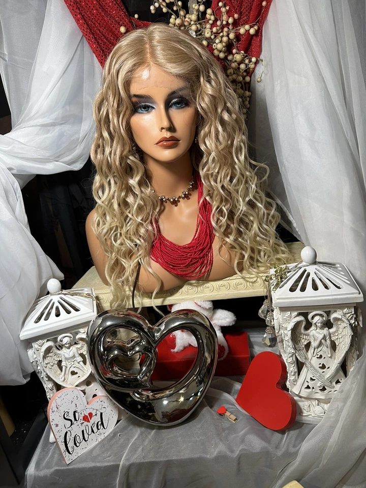 LINDA PERUCA DE 27 POL., CACHOS SOLTOS, MISTURA LOIRA, FRENTE DE RENDA COM PARTE PROFUNDA❤️ - Imagem 3 de 4