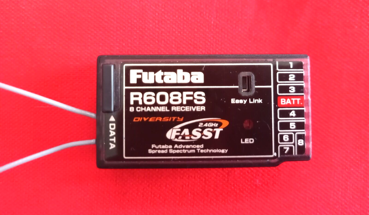 Futaba R608FS 8 Channel 2.4 FASST Receiver For radio-controlled