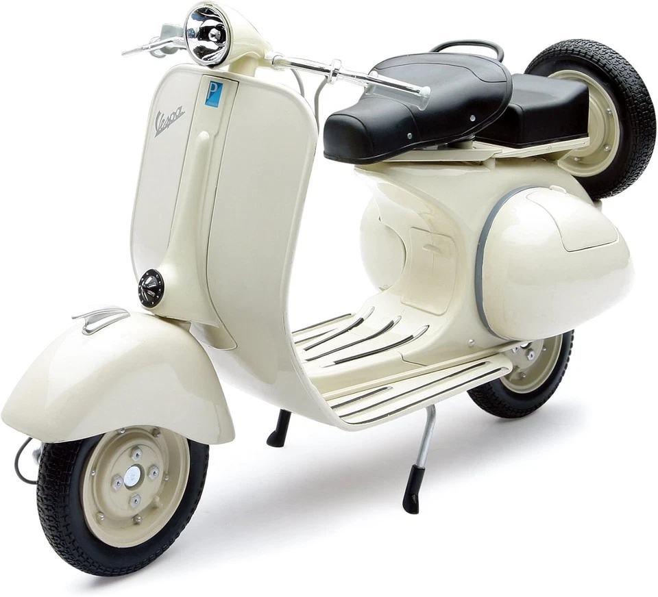 New Ray Toys 1:6 Scale Vespa 150VLIT Die-Cast Model - Precision Craftsmanship - Image 3 of 4