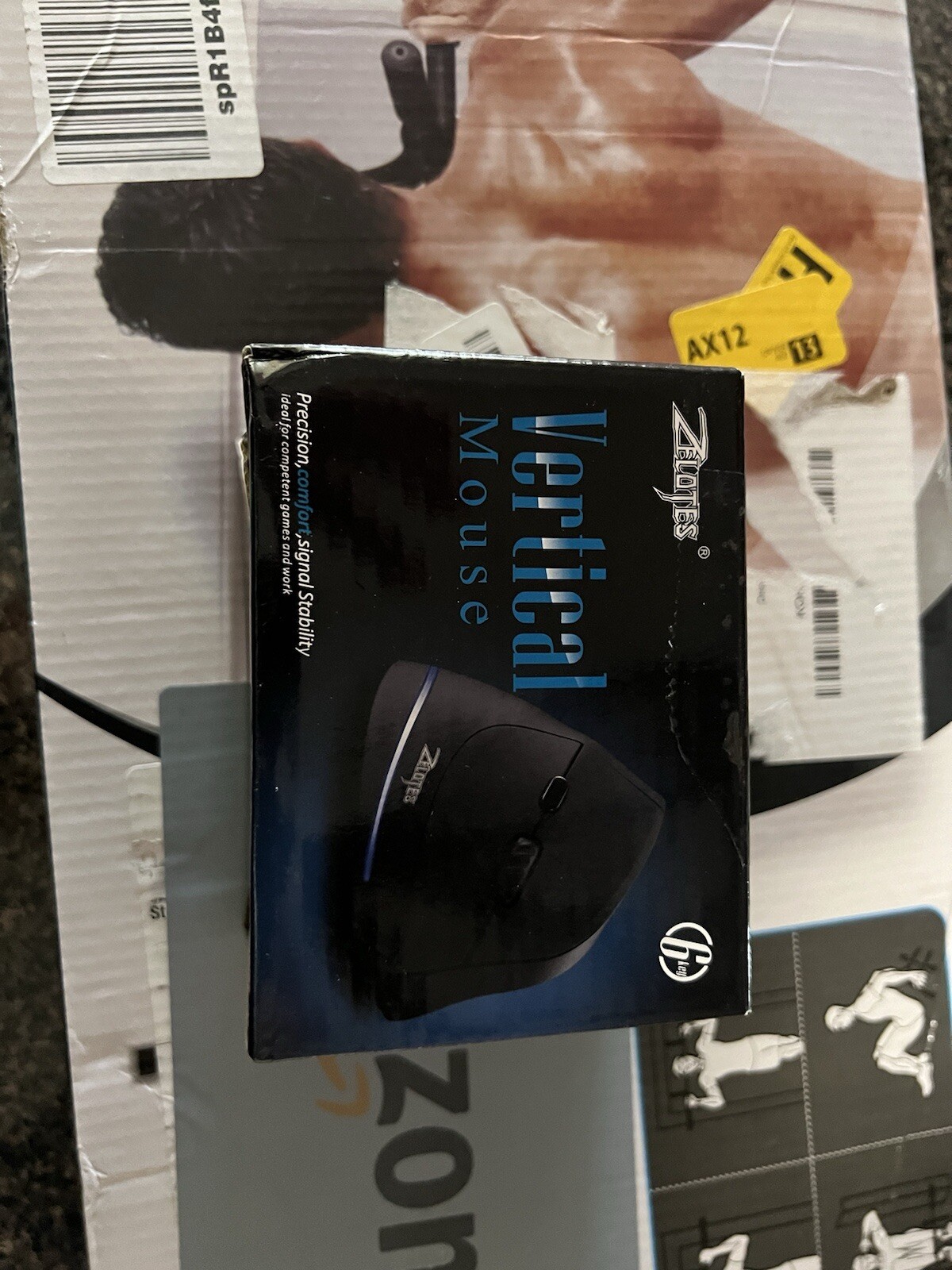 Vertical Wireless Mouse by Zelotes for Ergonomic Comfort-image