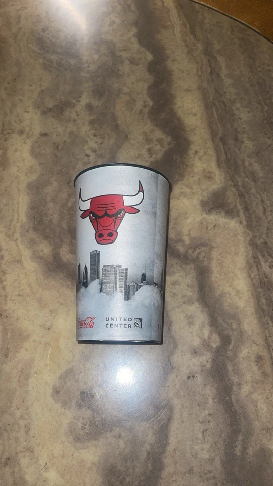 Rare Dwayne Wade Chicago Bulls United Center Cup, Collectible Dwayne Wade Cup - Image 3 of 4