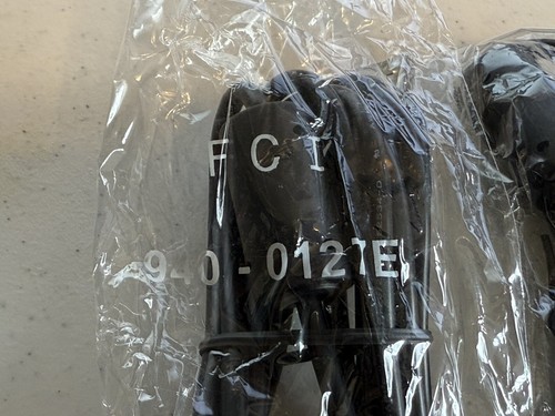 Cable de señalización de comunicaciones de datos de respaldo de batería de 3 APC FCI 940-0127E - Imagen 2 de 3