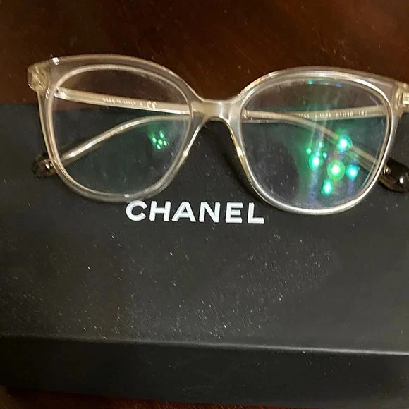 Gafas Chanel 3383 marco transparente con piezas de brazo plateado Foto 2 de 4