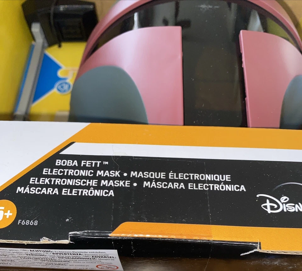 Star Wars, Boba Fett, Electronic Mask, Phrases , And Sound Effects New In Box - Image 3 of 4