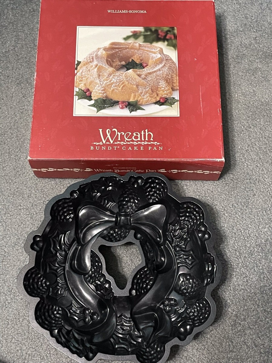 NIB WILLIAMS SONOMA NORDIC WARE HOLIDAY WREATH BUNDT CAKE PAN