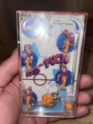 TOMY 卓上タイプ￼アイスホッケーゲーム￼当時物￼ Fun Vintage TOMY Pocket Game Hockey Pass The Puck Pinball Handheld