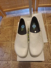 Landau Vitality White Nursing Clogs Size 9 Women 7 Men Leather Slip Resistant 