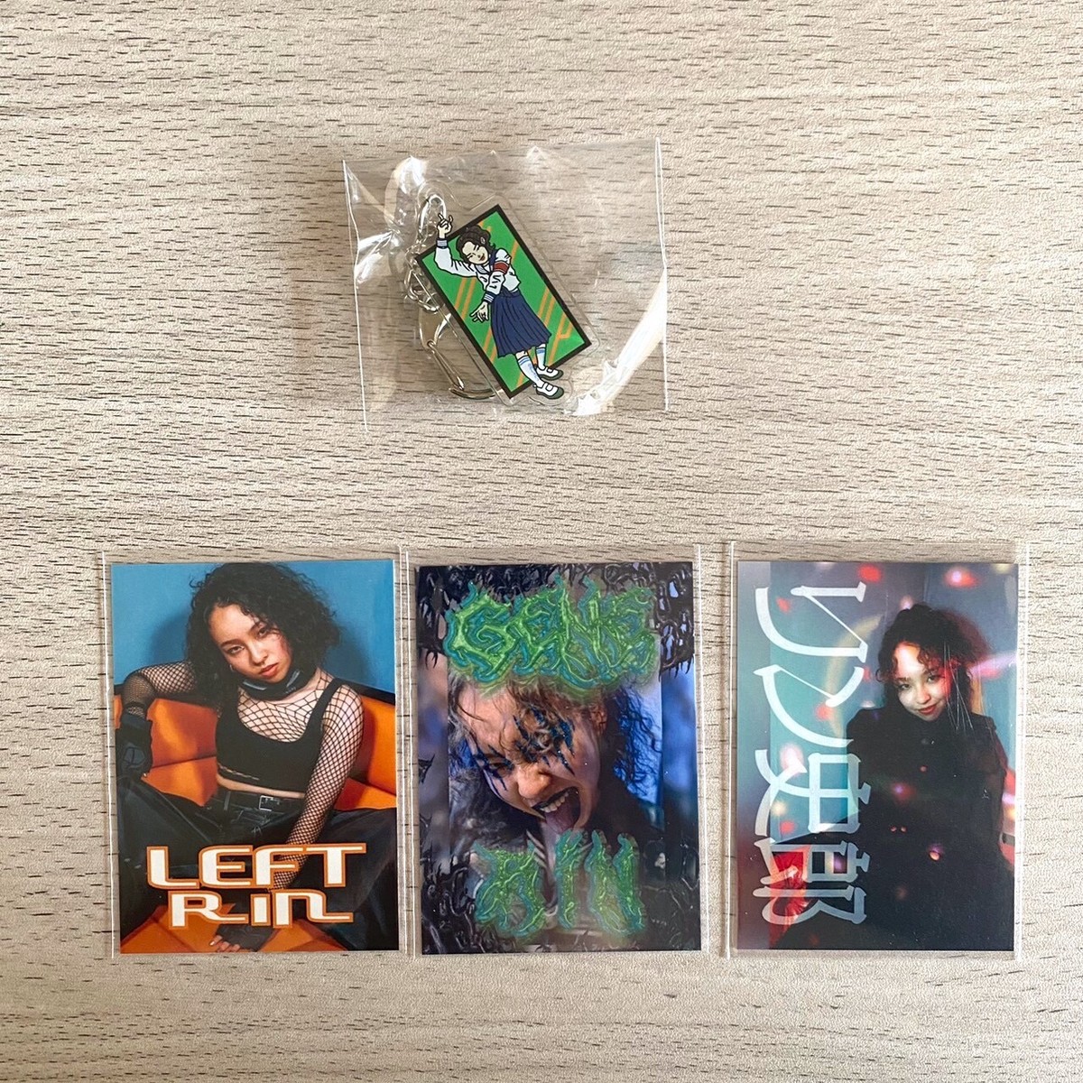 ATARASHII GAKKO! Rin Official Goods 3 photo cards + Acrylic