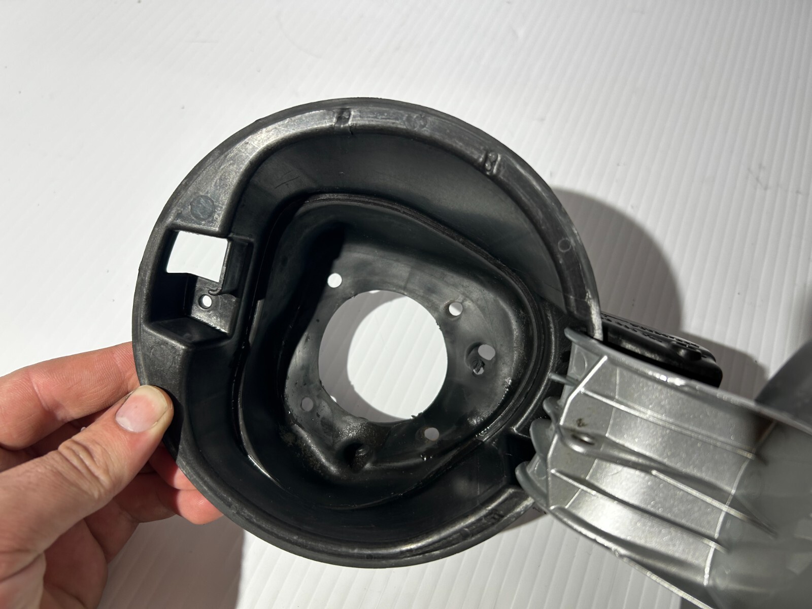 2004-14 LAMBORGHINI GALLARDO FUEL FILLER DOOR LID ASSEMBLY