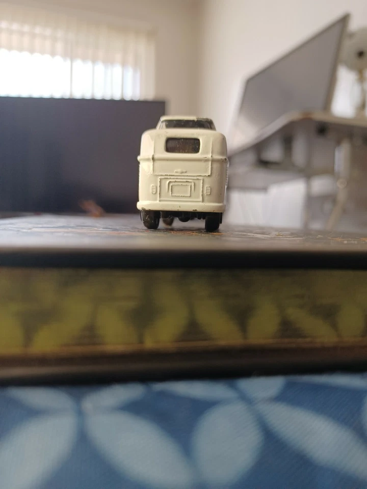 Cámper Volkswagen Maisto VW Champer blanco fundido a presión 1:64 hecho en China Foto 4 de 4