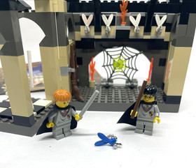 LEGO Harry Potter: The Chamber of the Winged Keys 4704 Missing Green Roof