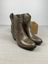 Frye and Co Daxx Stacked Heel Cowboy Boots  Women 9 M Boho Western Heeled Silver