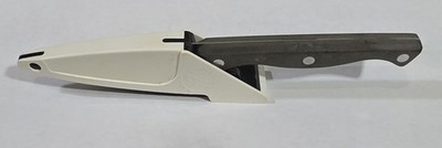 THE PAMPERED CHEF KNIFE WITH SHARPENING CASE  3''