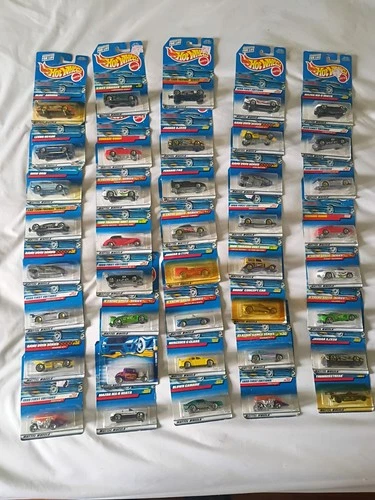 Vintage HOT WHEELS  1999 Series ( Lot Of 40) *Treasure Hunt Cars* For Collector