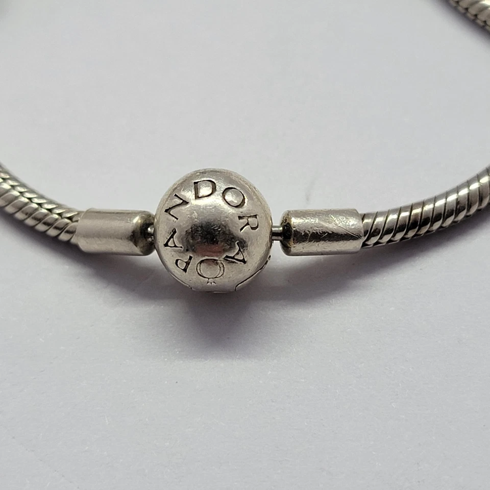 Pulsera Pandora Plata Esterlina 7" con 5 Dijes Dumbo Luciérnaga Jack Corazones de Murano Foto 3 de 4