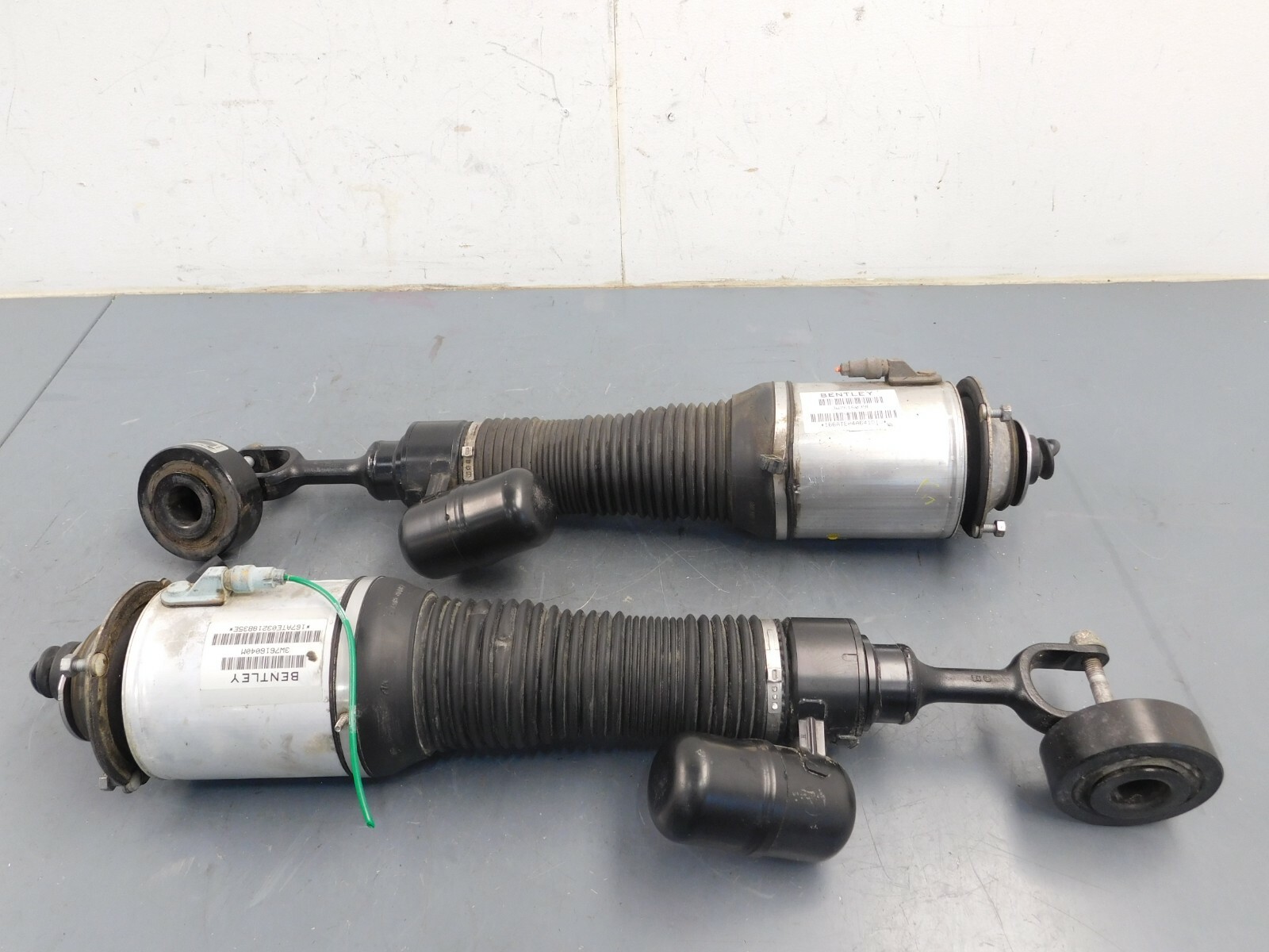 2013 11-18 Bentley Continental GTC W12 Front Air Spring Shock Set #9525 G3
