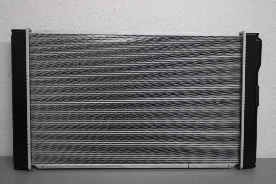 2010 2011 TOYOTA PRIUS 1.8L COMPLETE RADIATOR - Изображение 2 из 4