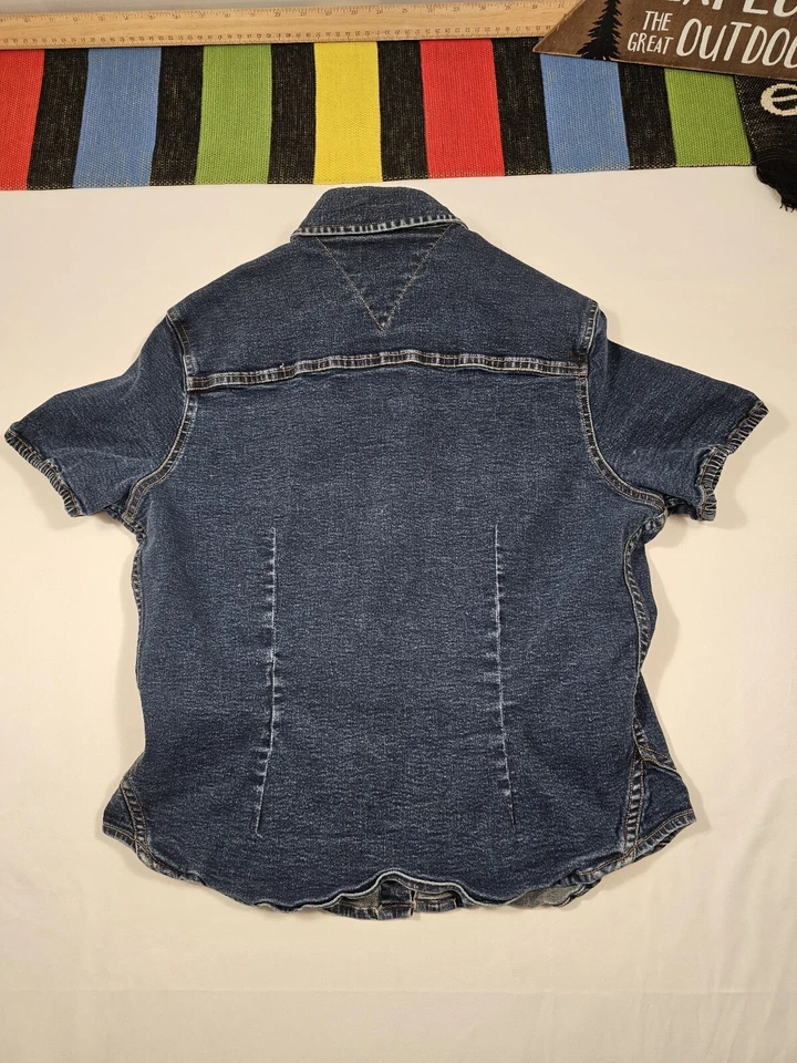 Camisa vaquera Tommy Hilfiger para niñas con botones elástica talla 12 color azul vintage  Foto 2 de 4