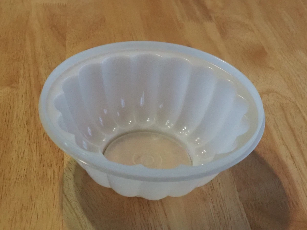 Moule Charlotte Tupperware Bleu + Plateau + Couvercle – Très Bon état