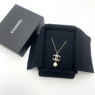 Auth Chanel Coco Mark Rhinestone Pearl Necklace Engraved B14V W/Box BA020095