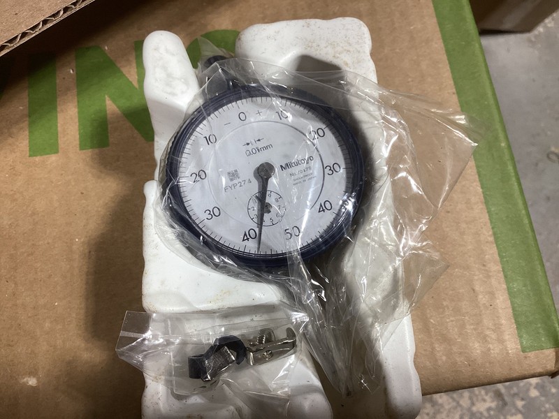 Mitutoyo Dial Test indicator 2047S Metric to .01mm  Boxed New