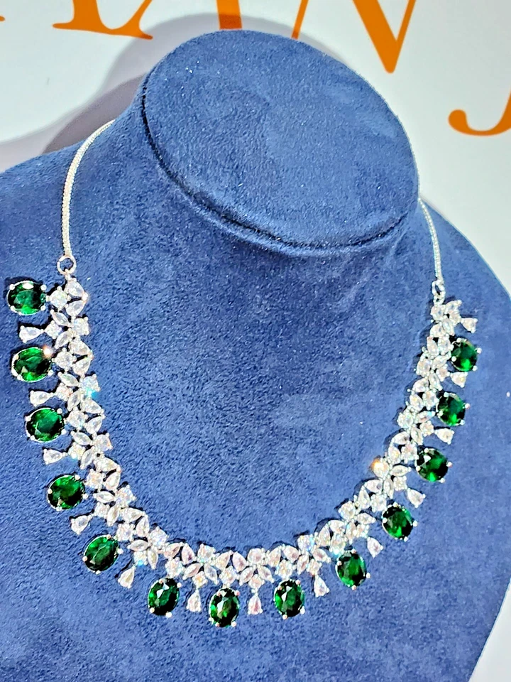 Белое золото заполненное 15 большой изумруд/созданный бриллиант огранки дизайнерский шеи комплект/UK/S - Изображение 3 из 4