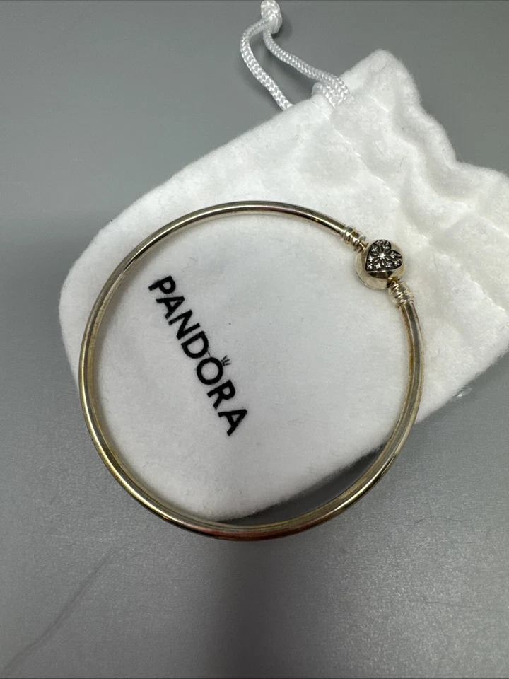 Pandora Moments Round Clasp Bangle Bracelet You Melt My Heart Gold - Image 4 of 4