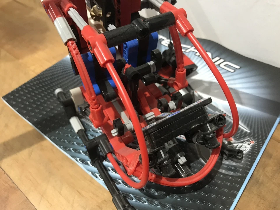 LEGO Technic 8068 Rescue Helicopter, photo 2 of 5