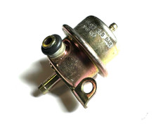 LAND ROVER DEFENDER TO 06 D 1 2 RR CLASSIC & P38 FUEL PRESSURE REGULATOR NOS OEM