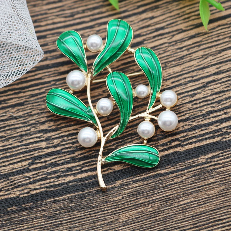 Mistletoe brooch sale