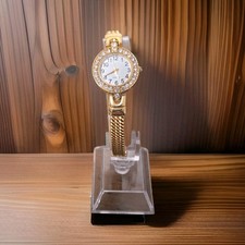 Women Gold Metal Bracelet Quartz Wristwatch White Dial Arabic Numeral Crystal