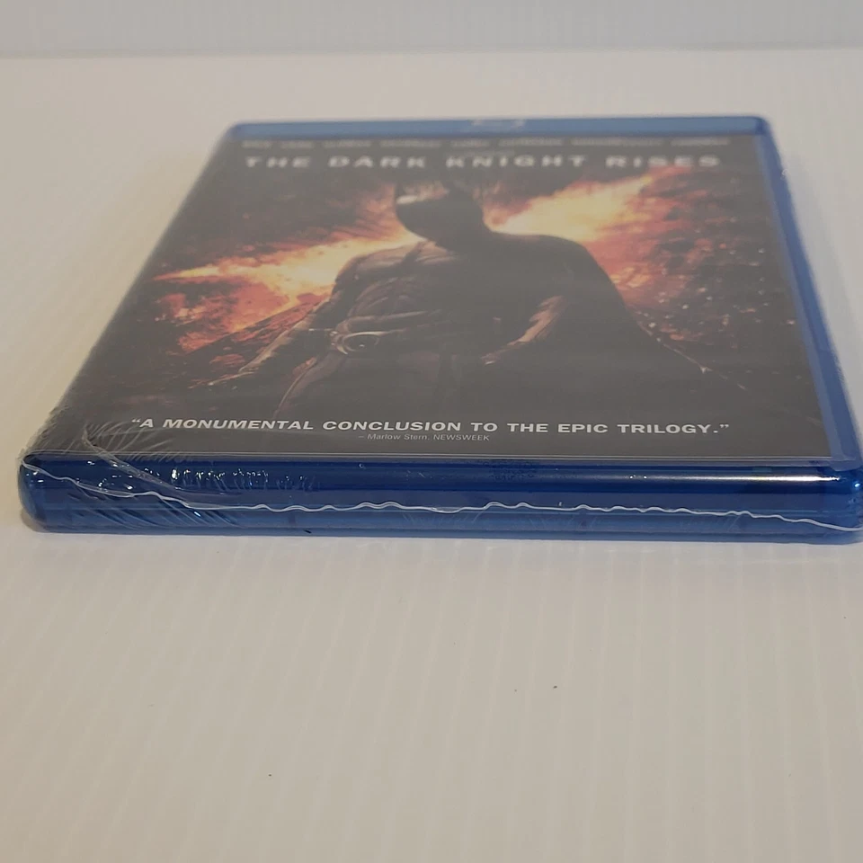 The Dark Knight Rises w/ Holographic 3D Slipcover Bluray DVD Ultraviolet 2012 - Image 4 of 4