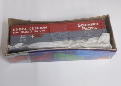 Roundhouse 1216 HO Southern Pacific 50' Box Car Kit