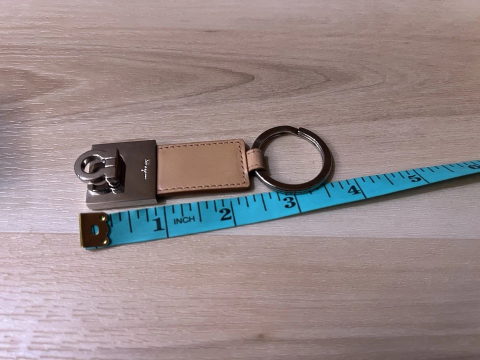 Authentic SALVATORE FERRAGAMO Excellent Condition Keyring Leather Metal Tan - Image 4 of 4