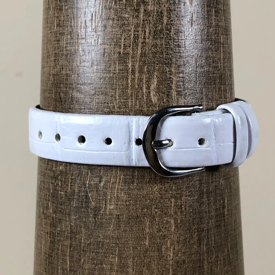 Disney Mujer MCK308 Minnie Mouse Enfermera Cuero Cuarzo Analógico 26mm Reloj 6 1/2" Foto 4 de 4