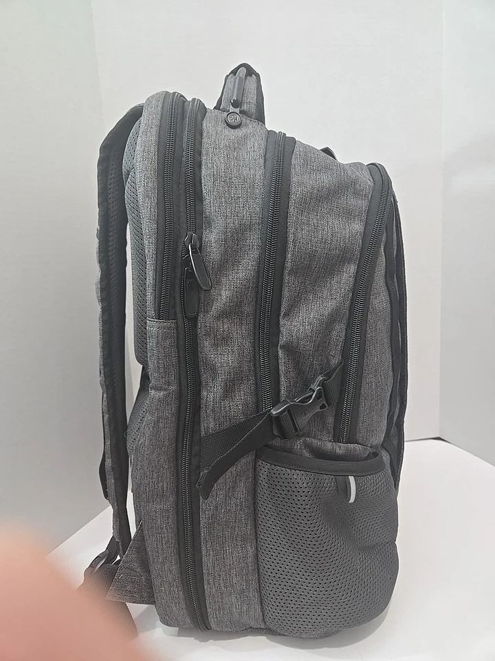 Mochila para portátil Swiss Gear Airflow negra ligeramente usada Foto 2 de 4