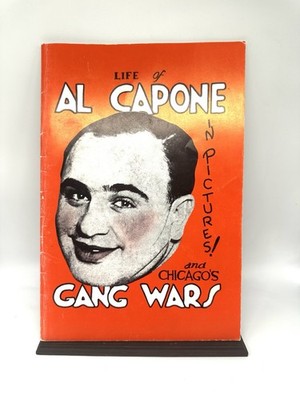 Life of Al Capone in Pictures! and Chicago's Gang Wars(D1)