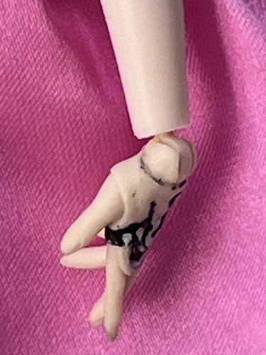 Disney’s  The Descendants Doll Mal - Picture 3 of 11