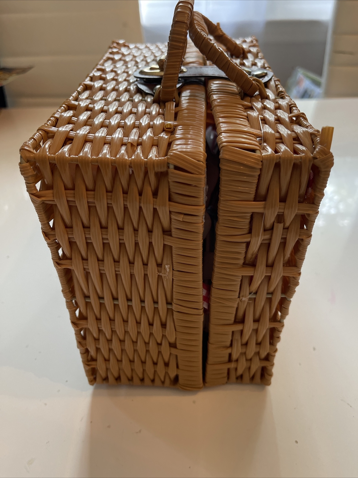 VTG DELTON PORCELAIN CHILDRENS WICKER PICNIC BASKET TEA PARTY SET FOR 2