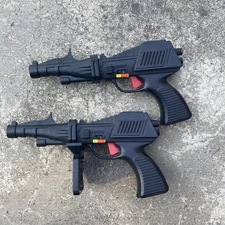 RARE Pair Lot of 2 Set Vintage Emson Laser Toy Guns Made in Taiwan + RARE Shield