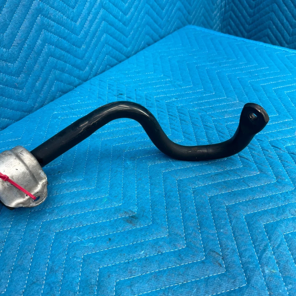 Barra estabilizadora delantera BMW 325i E90 2006-2011 con bujes OEM 3135676882 Foto 4 de 4