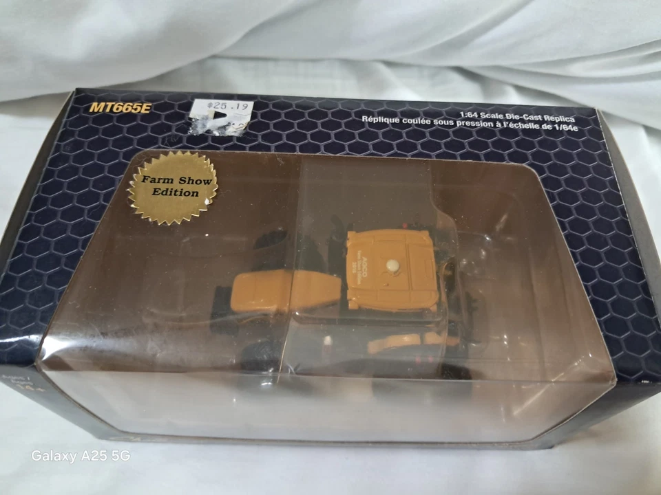 1/64 Challenger MT665E Tractor W/Duals, Farm Show Edition, SpecCast CUST 1495 - Image 2 of 4