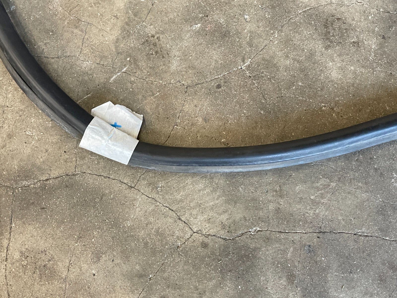 03-07 Bentley Continental GT Front Hood Bonnet Rubber Weatherstrip Seal 1577 OEM
