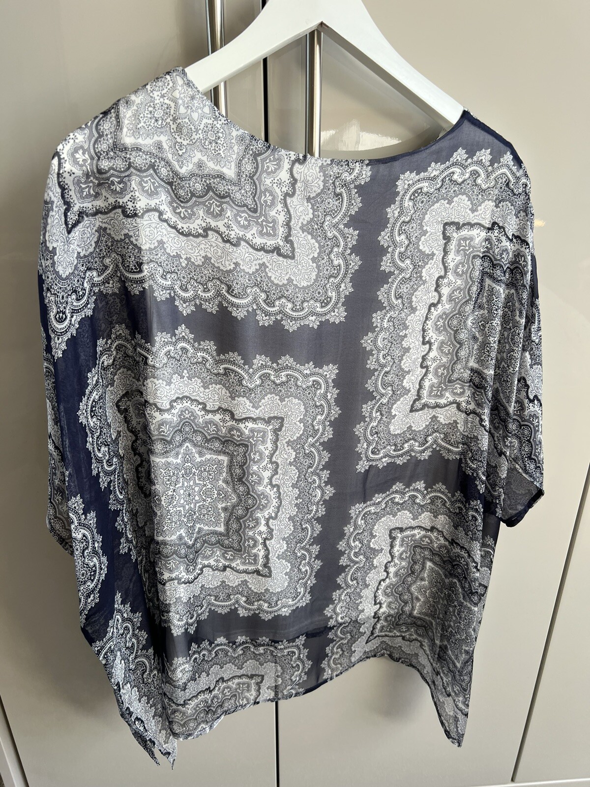 Phase Eight 100percent Silk Overlay Monochrome Batwing Top Size M BNWT RRP £100 image 2